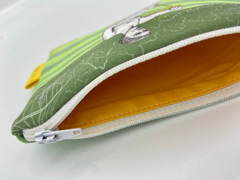 Zipper Pouch – Zittend Meisje, Leuven