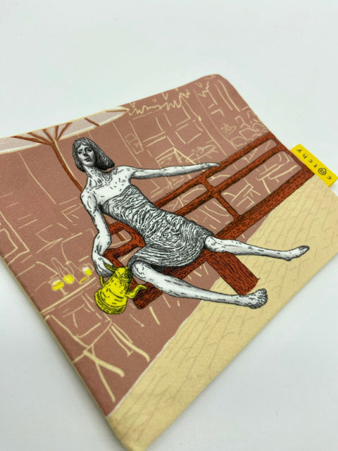 Handmade zipper pouch featuring the illustration of Kotmadam, the iconic female statue in Leuven.